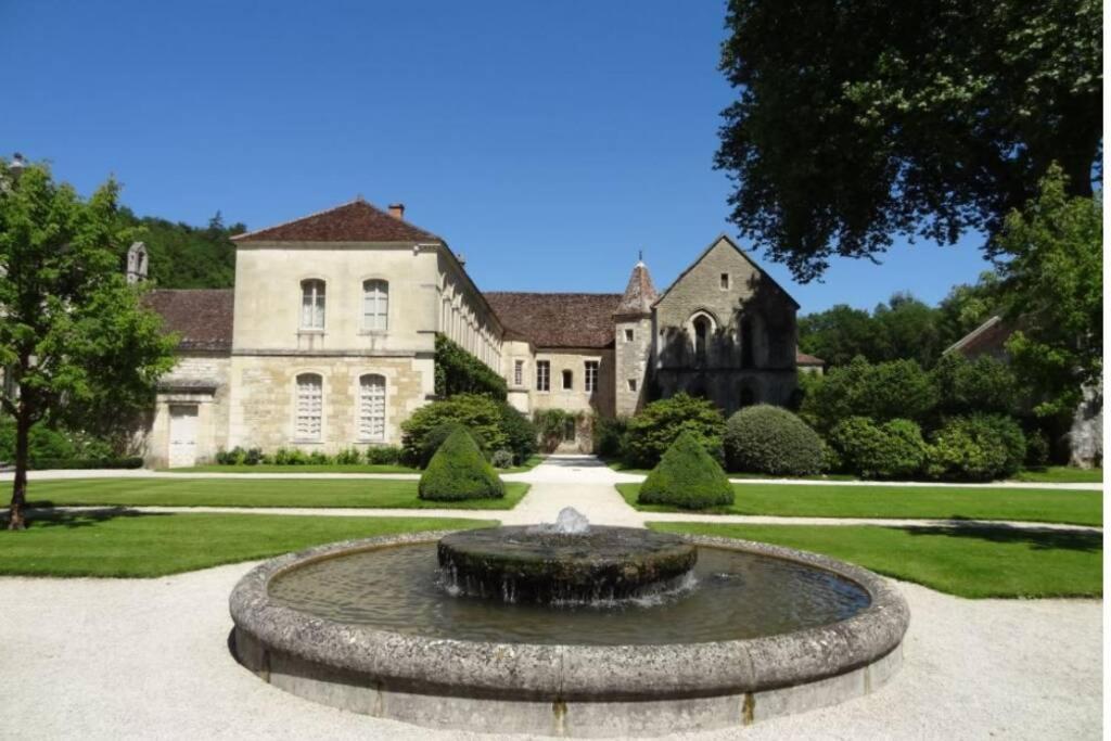 Charmante Maison Bourguignonne Avec Grand Jardin Et Parking Montbard Exterior foto